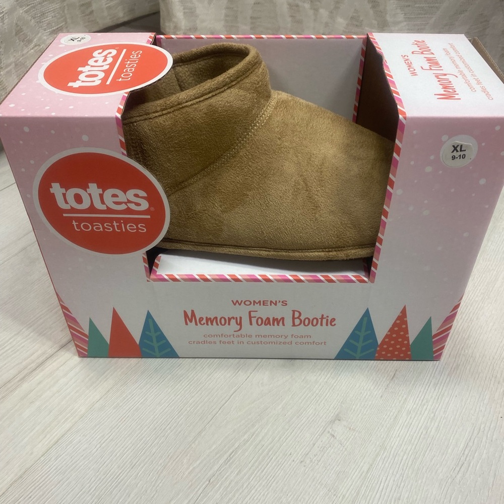 totes Women's Tan Memory Foam Bootie Slippers